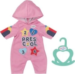 BABY Born® Kindergarten Einteiler+Badges 36cm